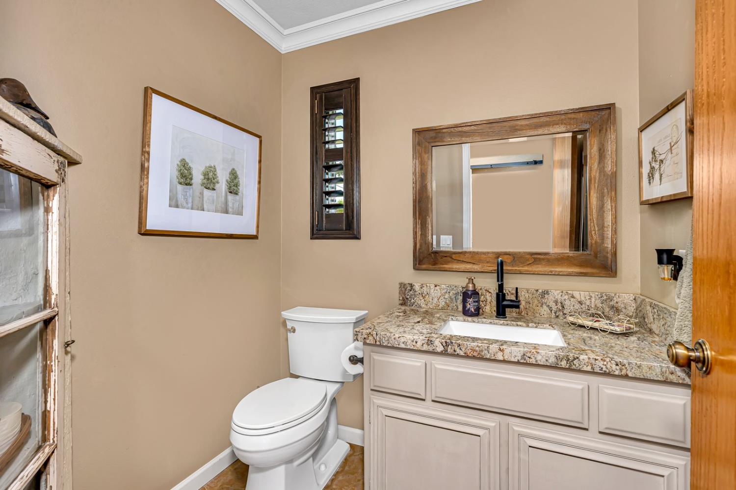 Los Banos, California 93635, United States, 4 Bedrooms Bedrooms, ,3 BathroomsBathrooms,Residential,Active,201012