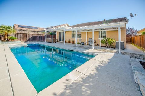 1916 Campos Avenue Woodland CA 95776