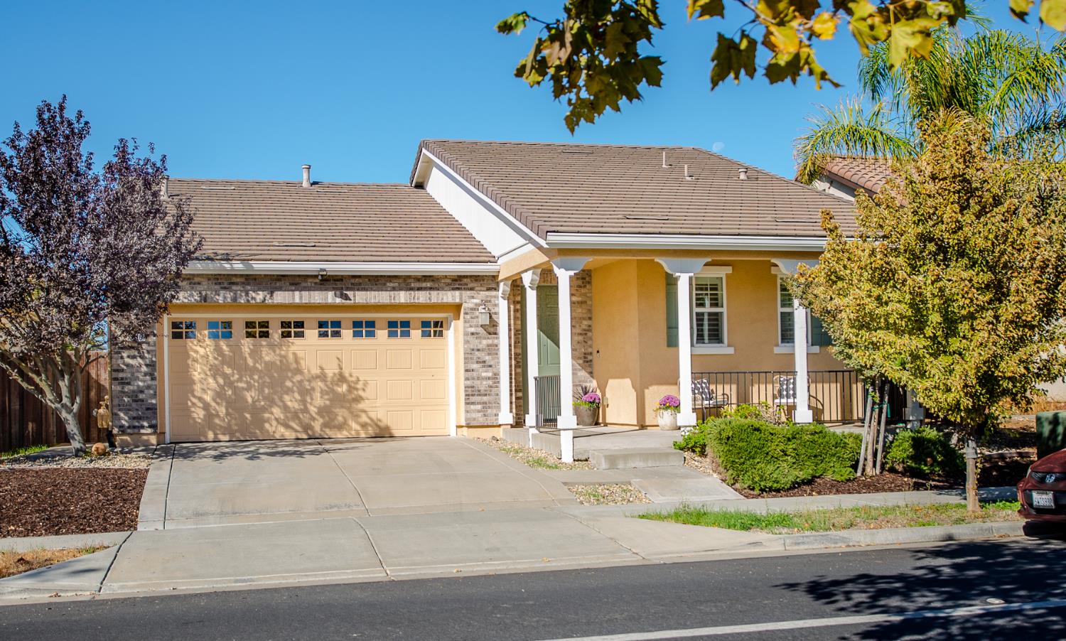 1916 Campos Avenue