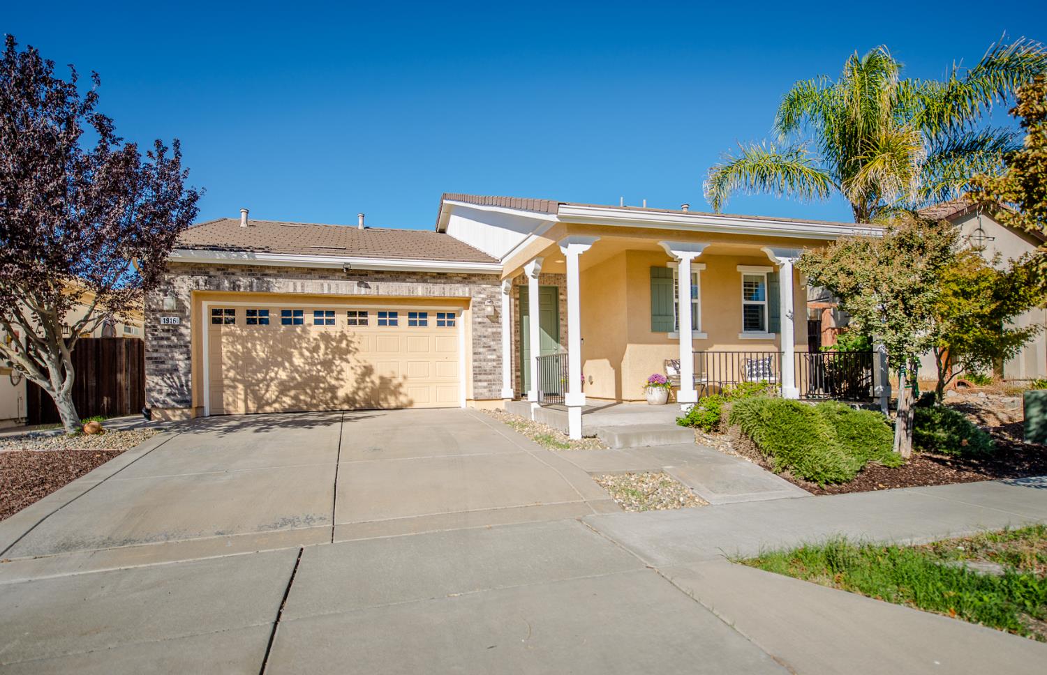 1916 Campos Avenue
