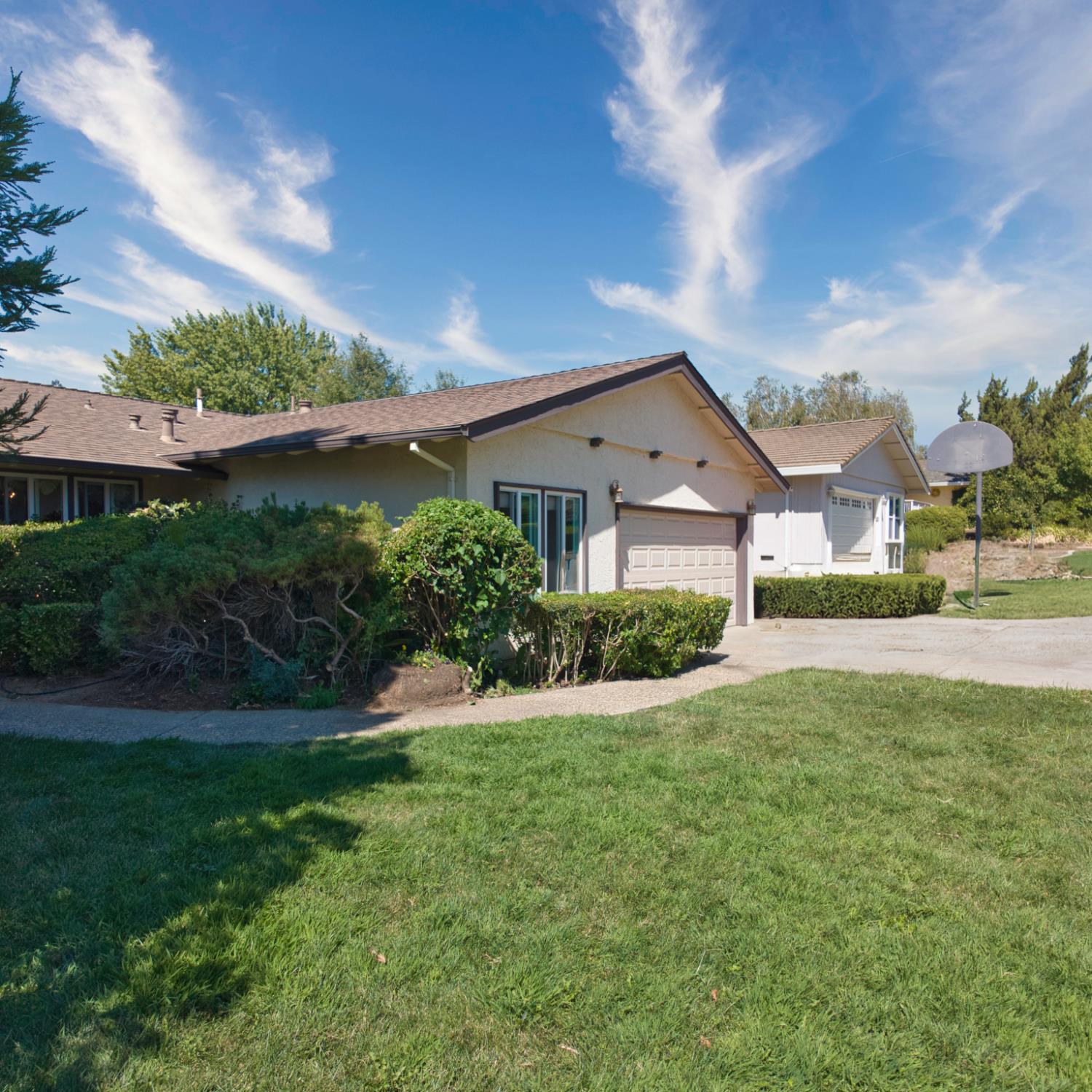 4605 Ladera Way