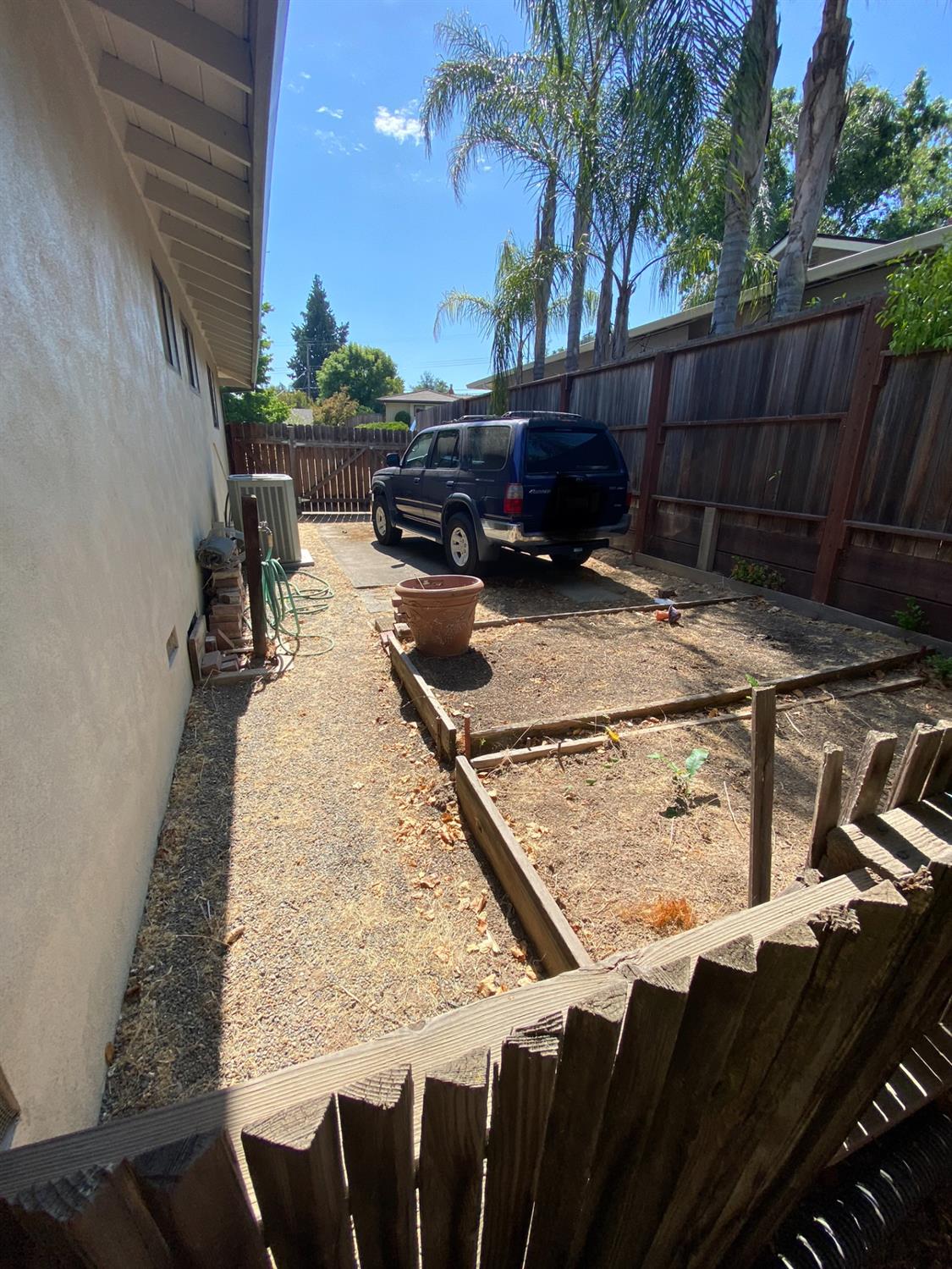 Fair Oaks, California 95628, United States, 4 Bedrooms Bedrooms, ,2 BathroomsBathrooms,Residential,Pending,214461