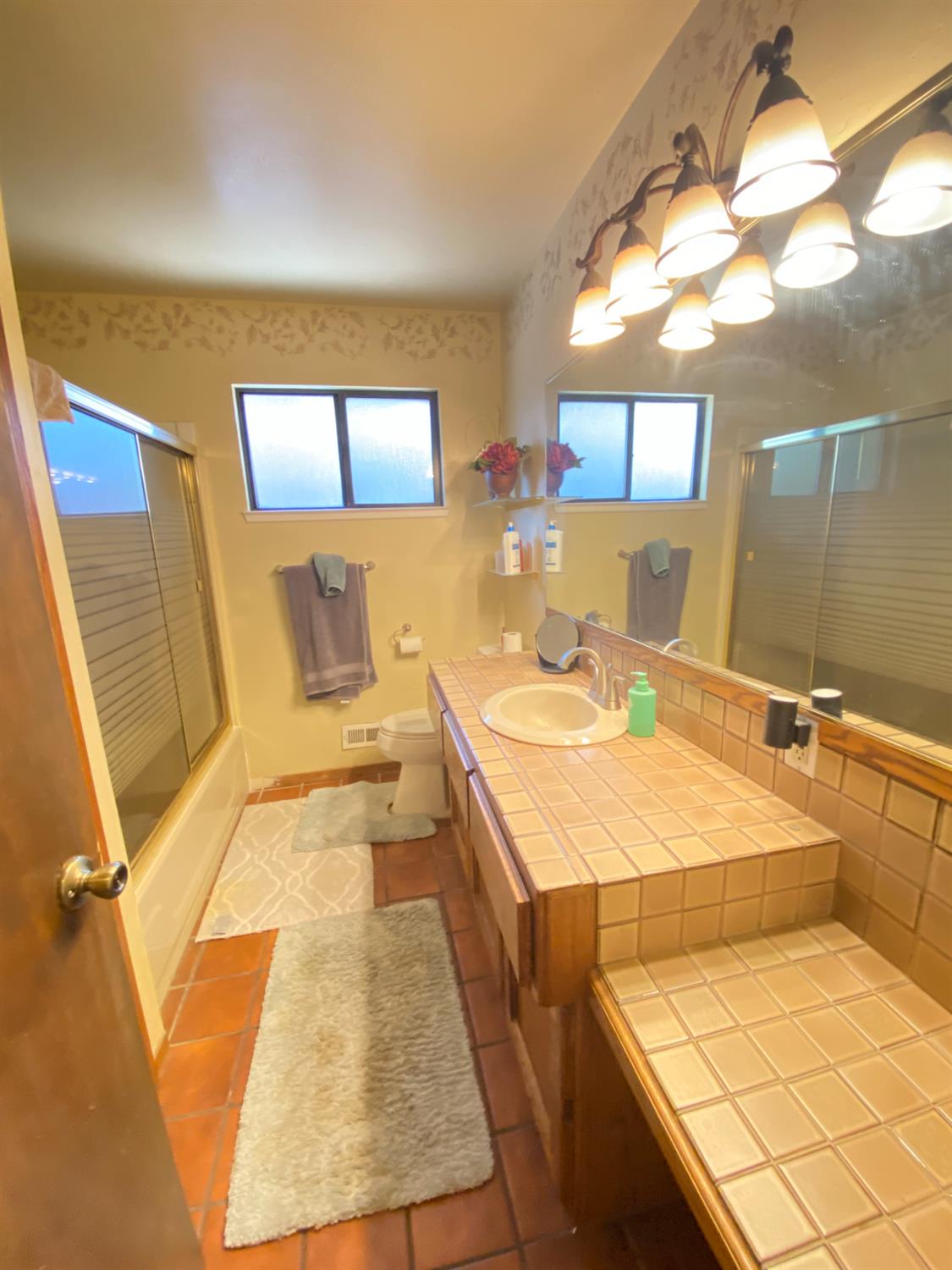 Fair Oaks, California 95628, United States, 4 Bedrooms Bedrooms, ,2 BathroomsBathrooms,Residential,Pending,214461