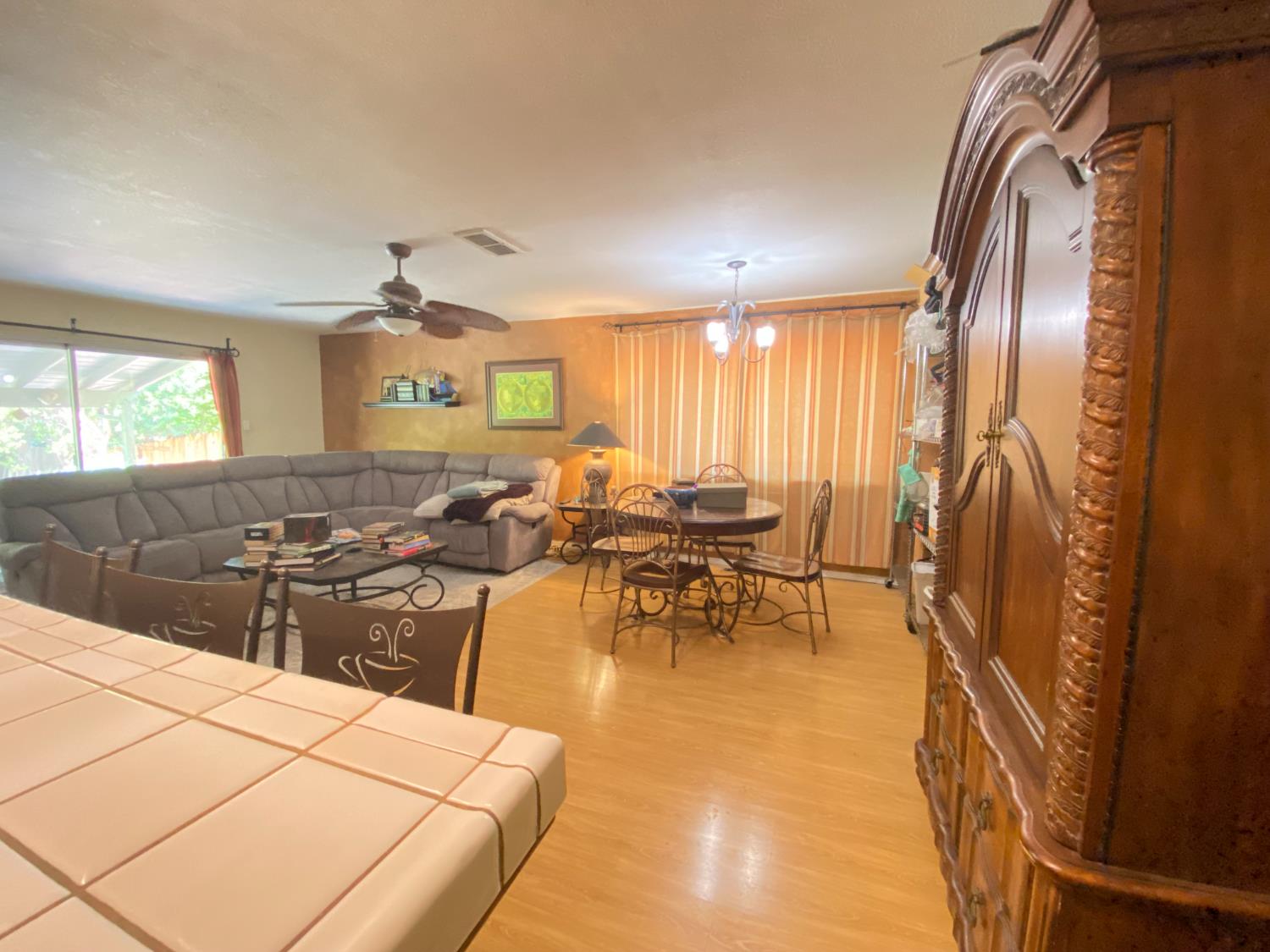 Fair Oaks, California 95628, United States, 4 Bedrooms Bedrooms, ,2 BathroomsBathrooms,Residential,Pending,214461