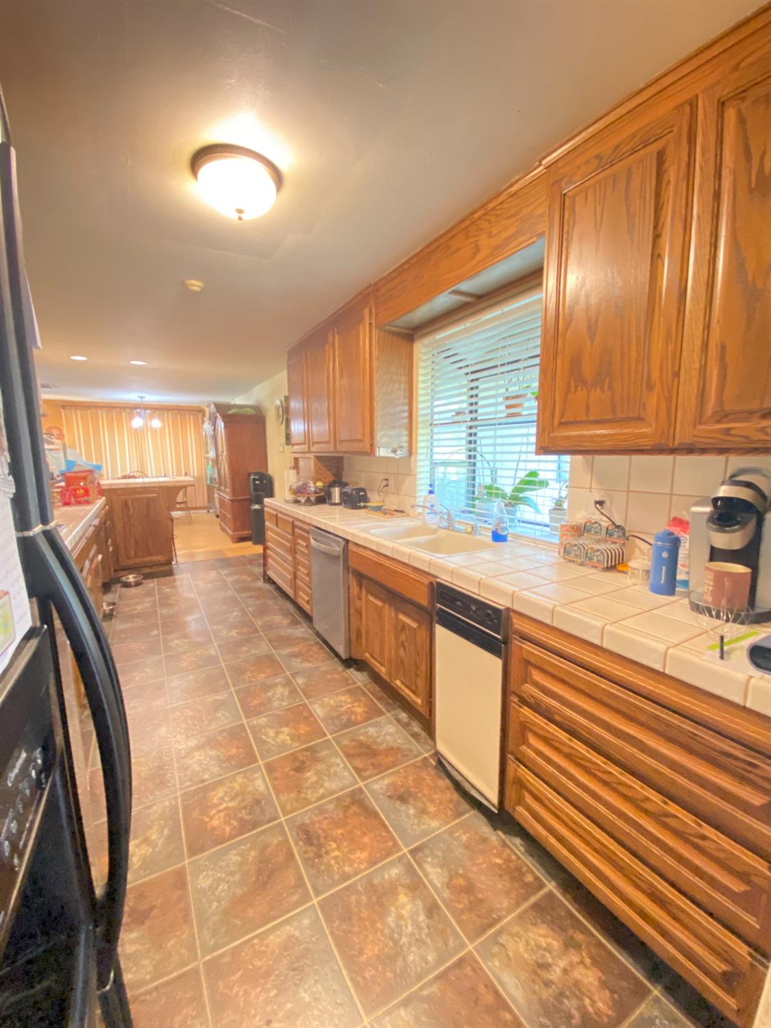 Fair Oaks, California 95628, United States, 4 Bedrooms Bedrooms, ,2 BathroomsBathrooms,Residential,Pending,214461