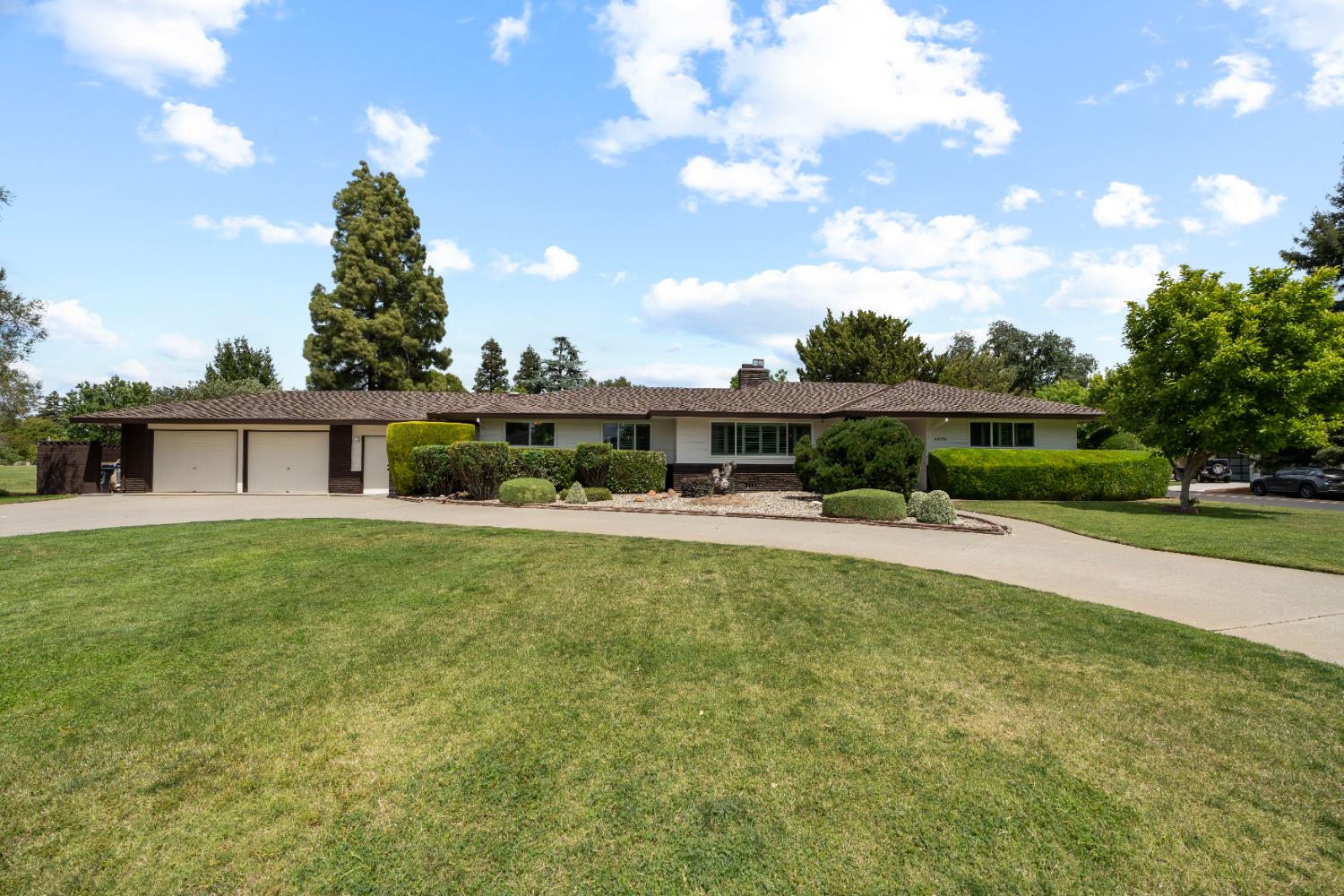 44098 Country Club Drive