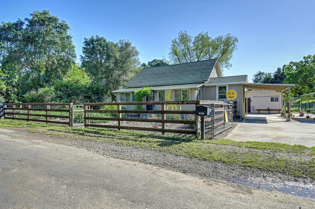 10813 Stone Road