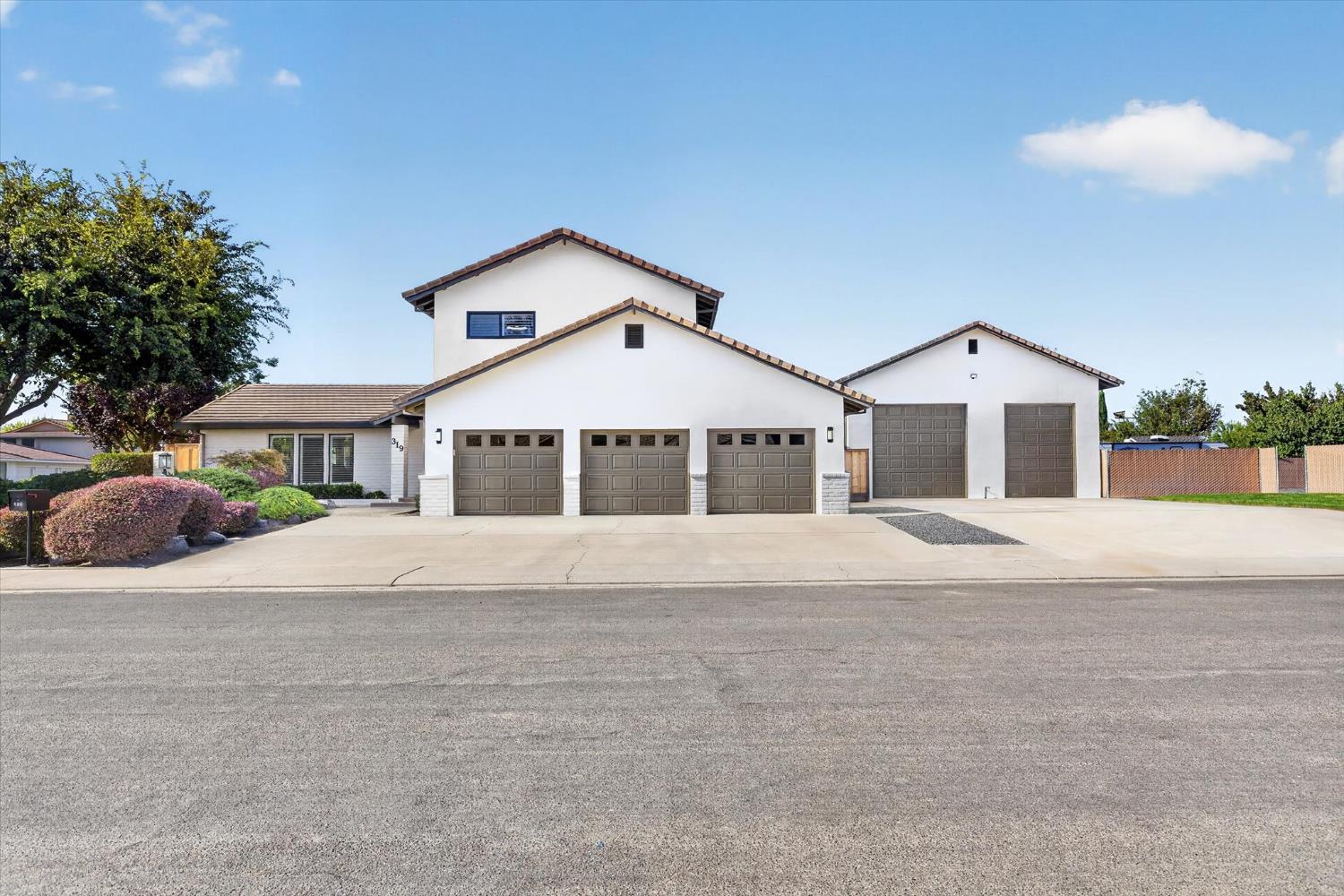 319 Shire Way