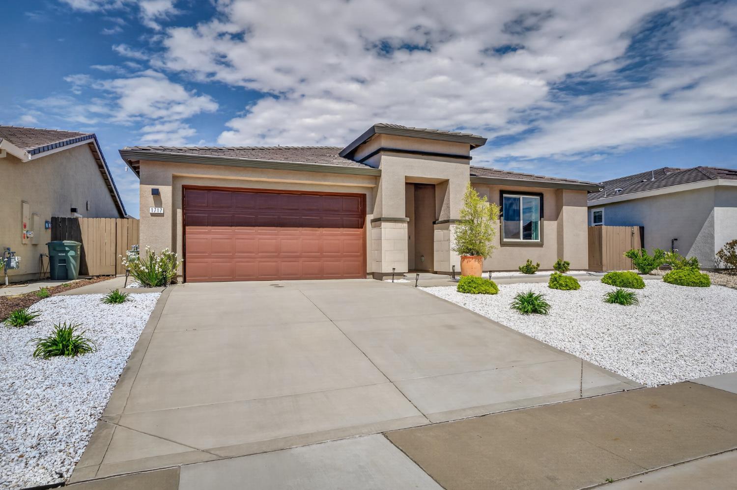 1717 Santa Cruz Drive