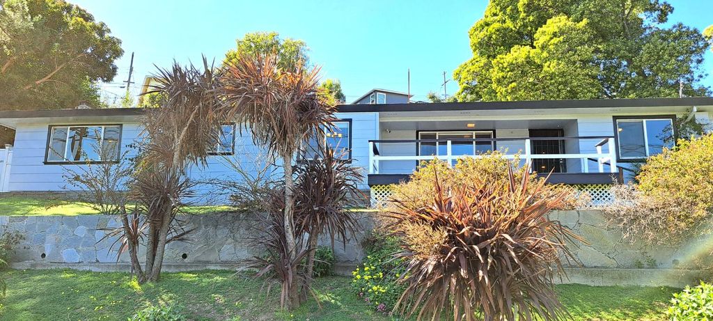 Photo of 8019 Sterling Drive, Oakland, CA 94605 (MLS # 226030583)