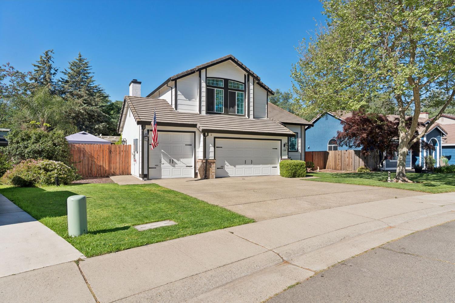 2890 Aquamarine Circle