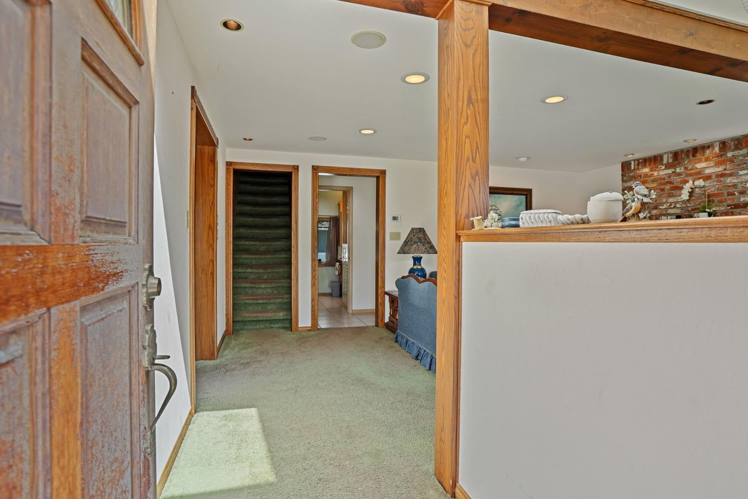 13806 Wells Lane