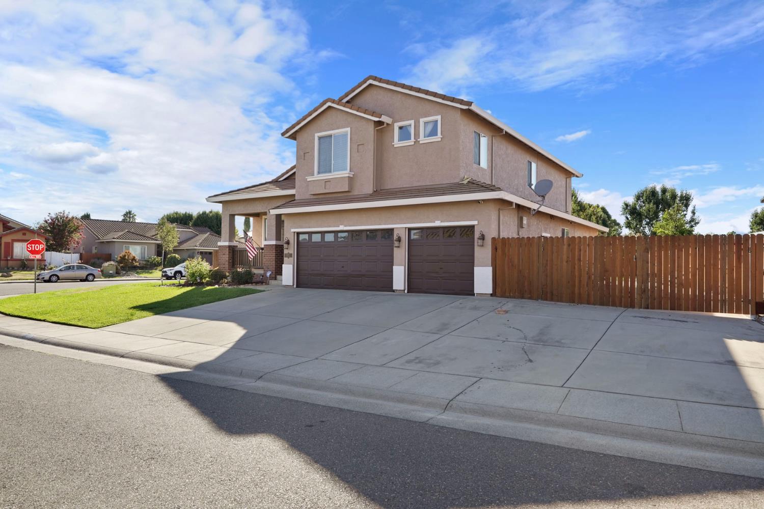 978 Lampard Way
