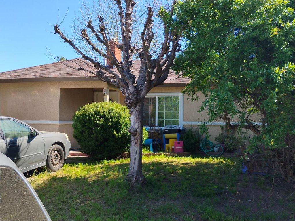 Photo of 4921 Alcott Drive, Sacramento, CA 95820 (MLS # 226033179)