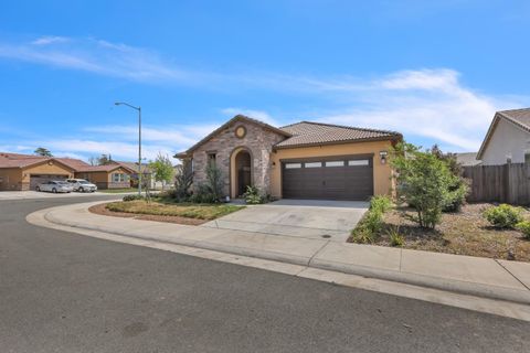 718 Crow Creek Circle Galt CA 95632