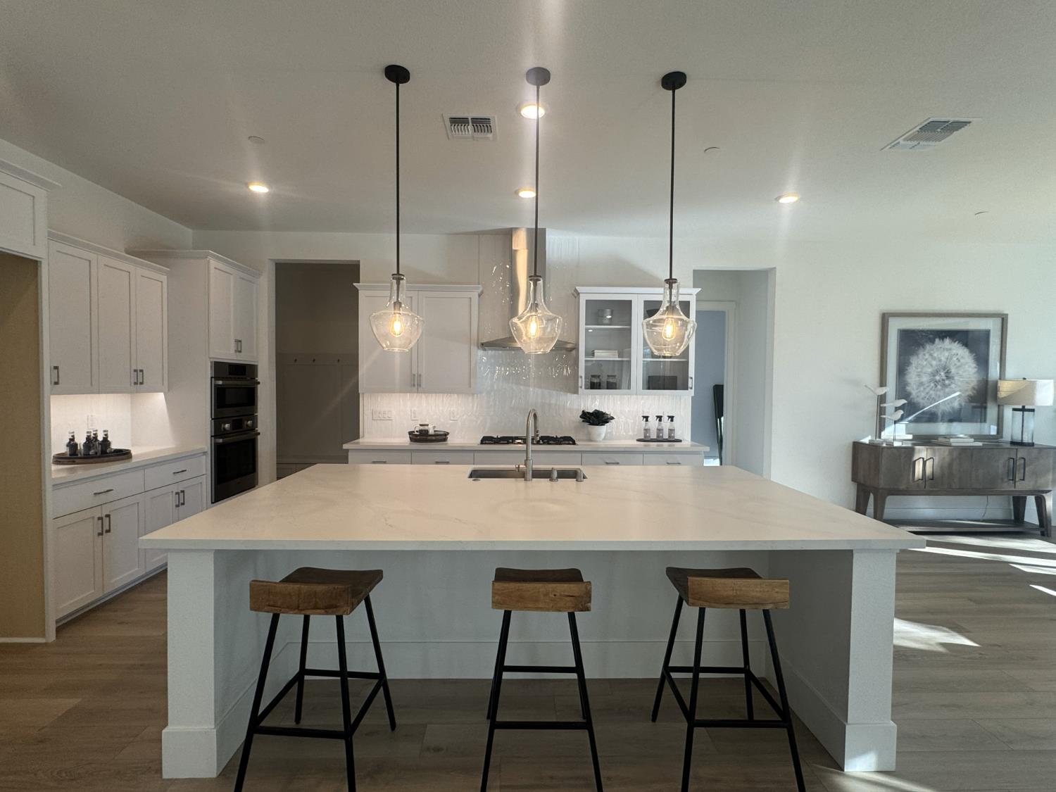 5638 Lakepointe Drive