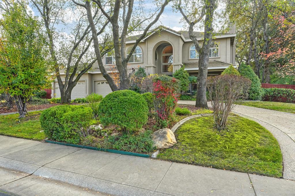 4310 Rolling Oaks Drive