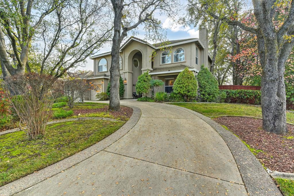 4310 Rolling Oaks Drive