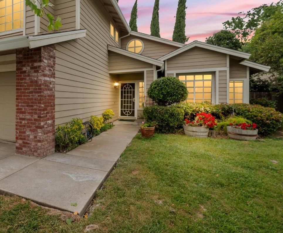 5817 E Sparrow Hawk Court