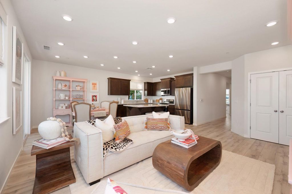 Photo of 2432 Longmire Loop, Roseville, CA 95747 (MLS # 226015809)