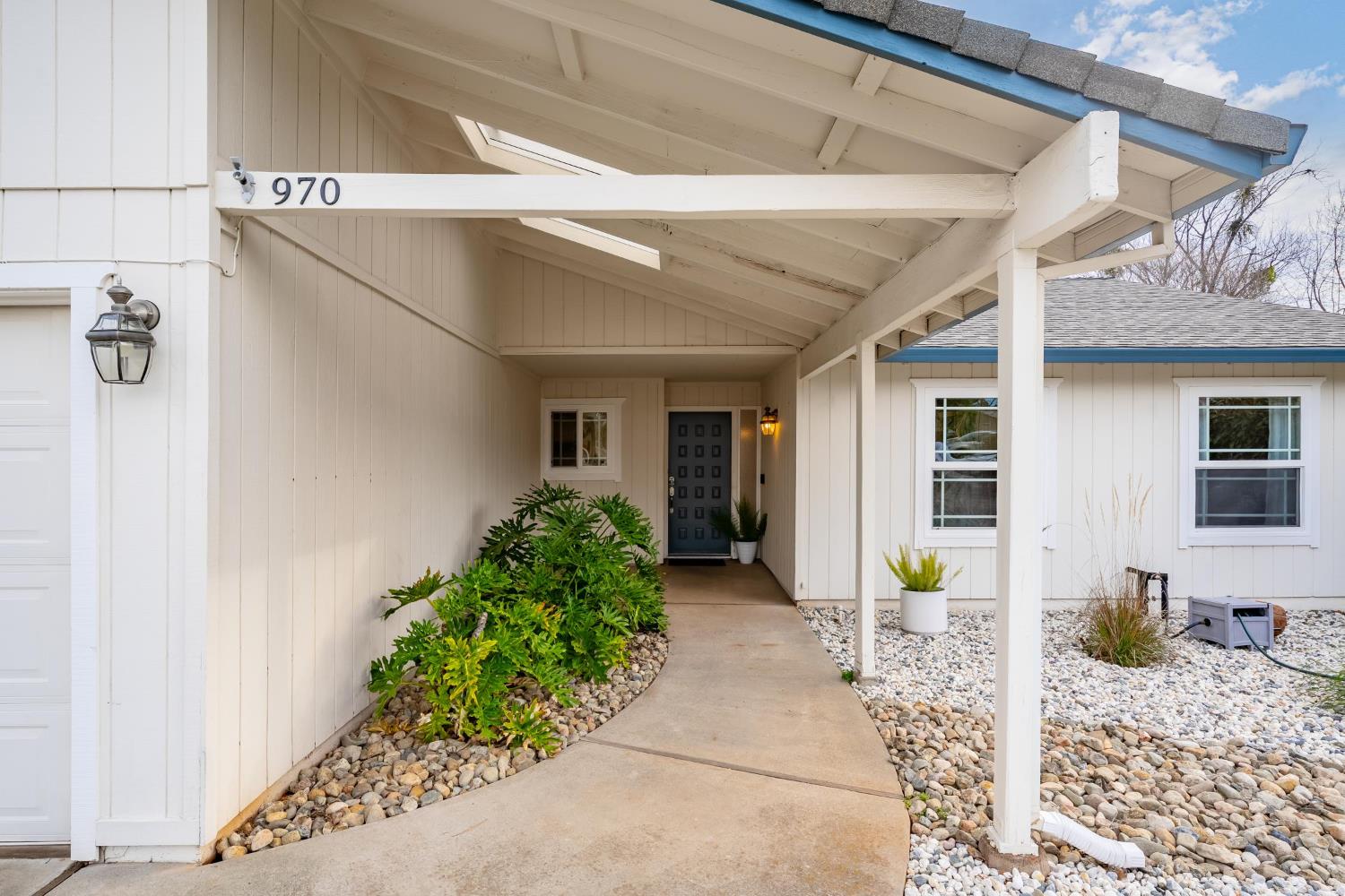 970 Sierra View Circle