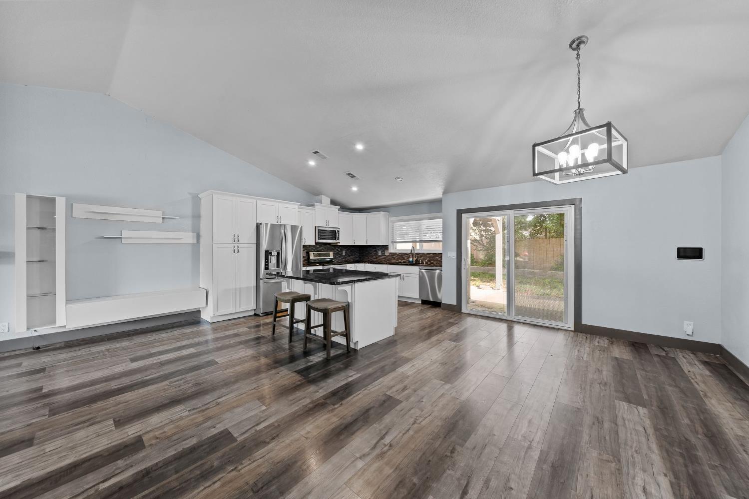 8605 Zircon Crest Court