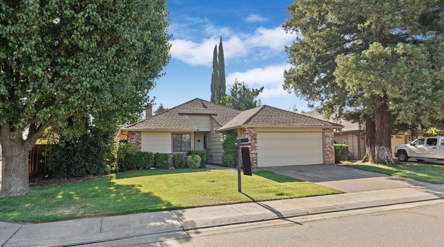 2000 Thrush Court