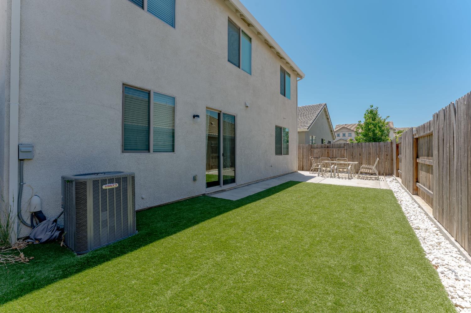 187 Le Bourget Circle