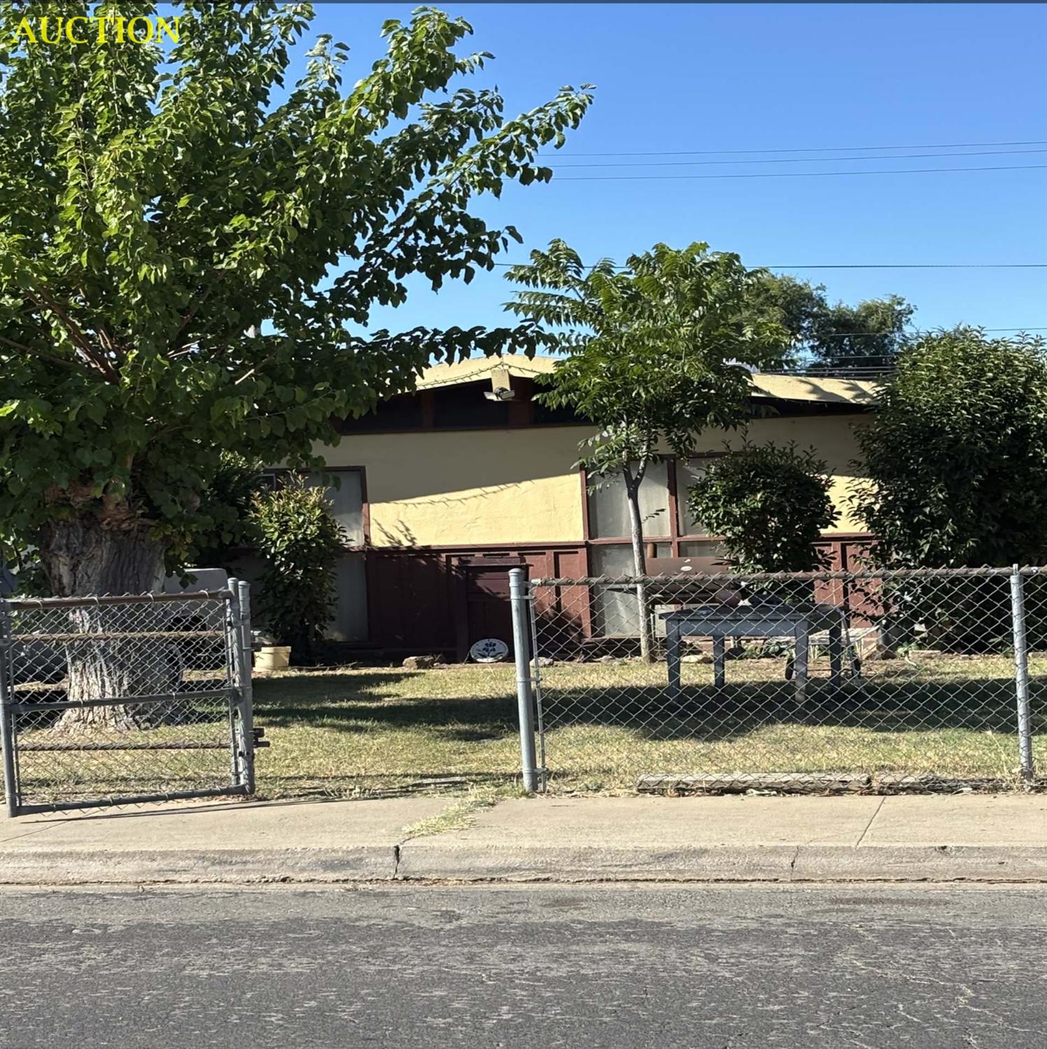 1528 W 9th Street