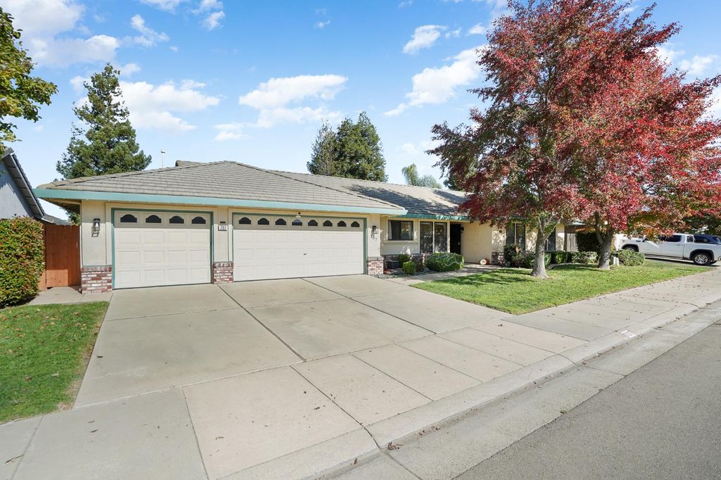 Photo of 737 Lake Canyon Avenue, Galt, CA 95632 (MLS # 225140231)