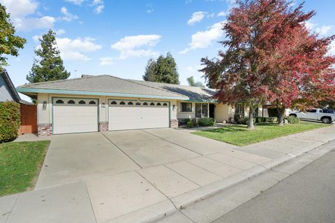 737 Lake Canyon Avenue Galt CA 95632