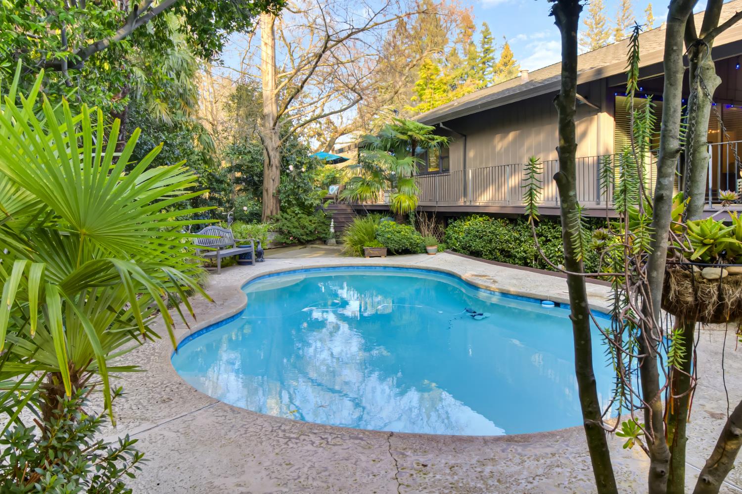 3305 Inverness Court