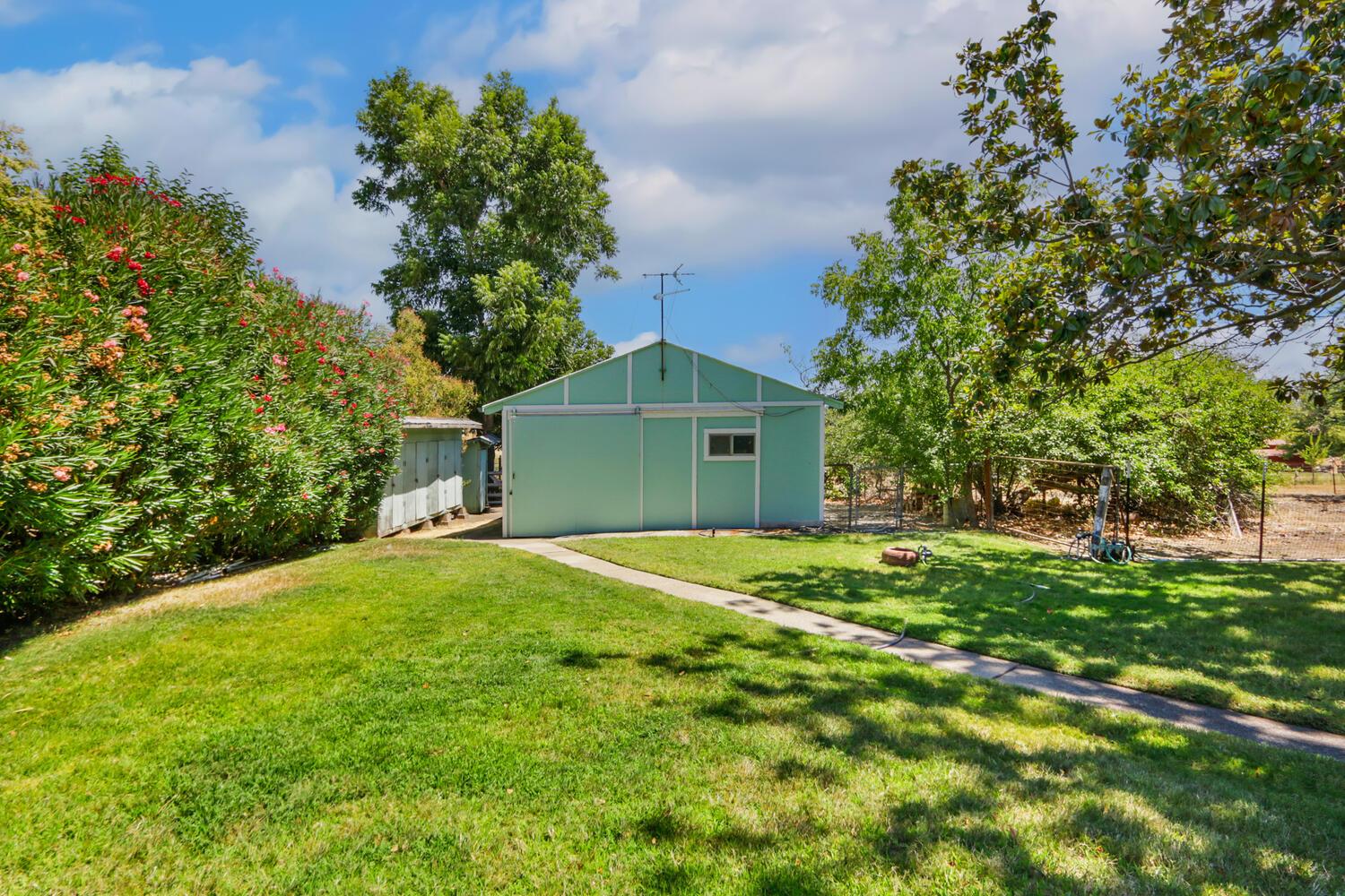 8130 Peerless Avenue