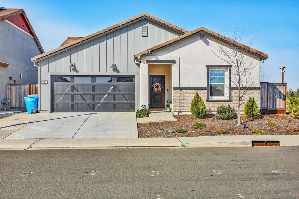 Photo of 1101 Elm Terrace Way, Wheatland, CA 95692 (MLS # 226011690)