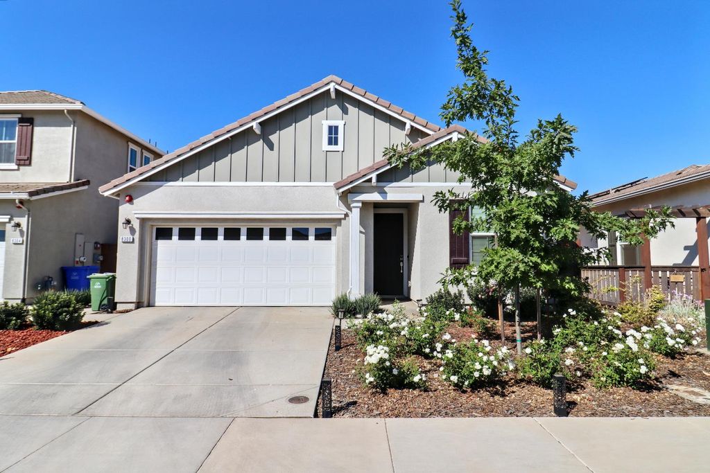 Photo of 8300 Kevin Whiteley Drive, Elk Grove, CA 95757 (MLS # 225125153)