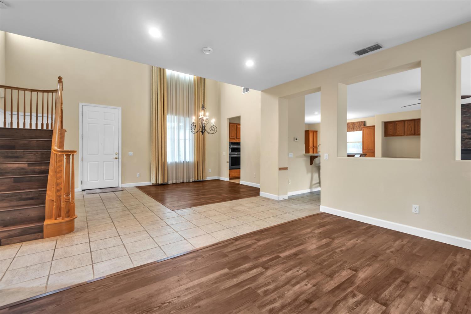 10085 Castle Oaks Court