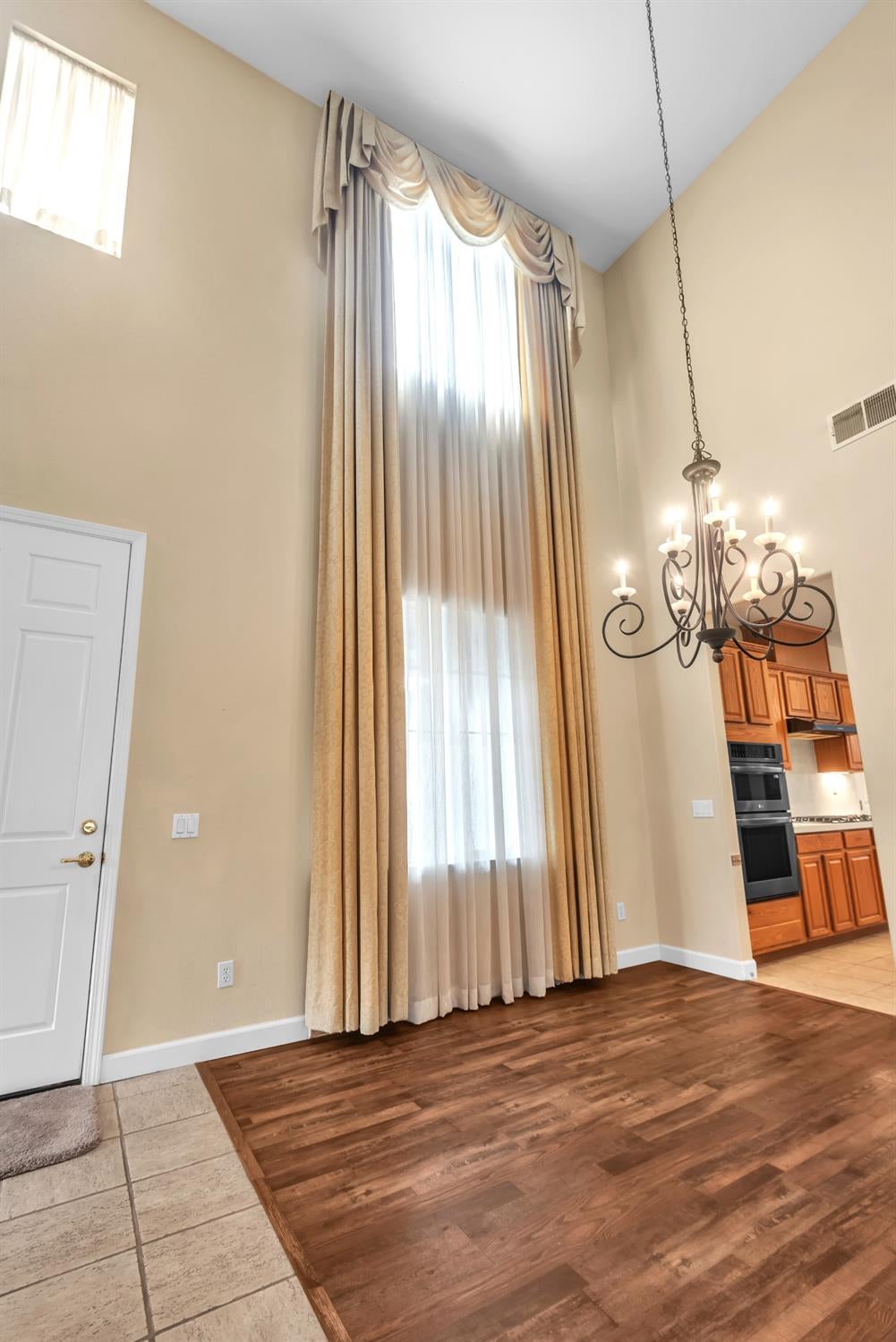 10085 Castle Oaks Court