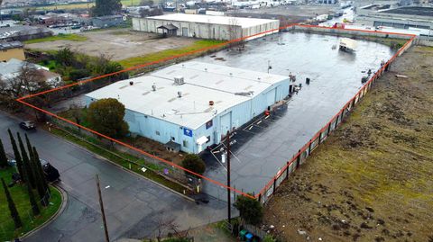 1722 E flora Stockton CA 95205