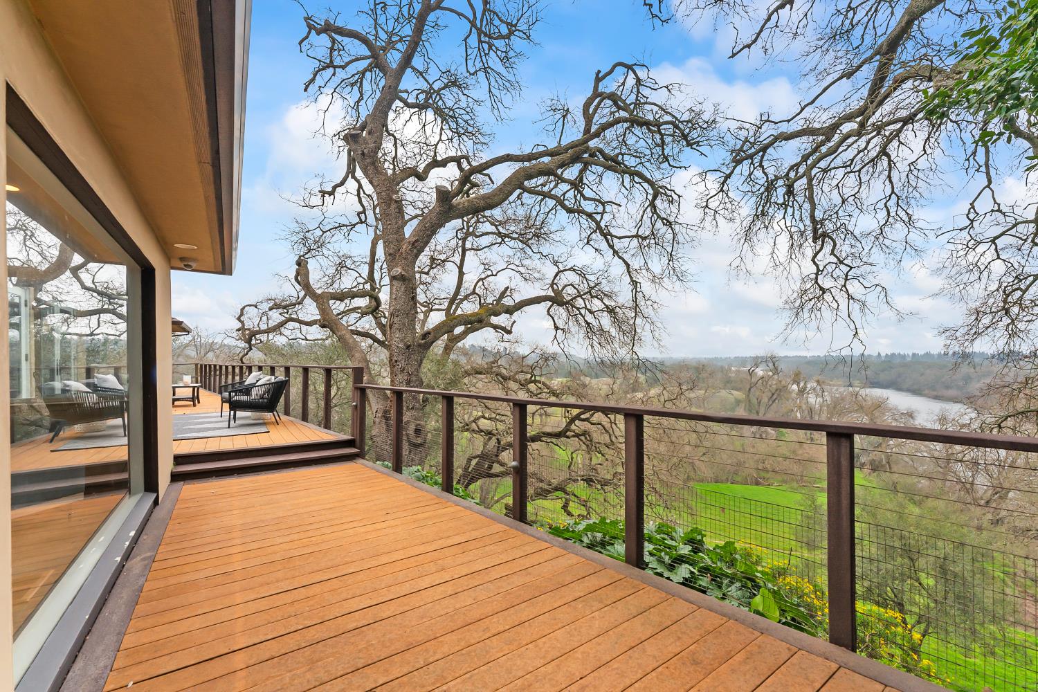 8218 Finisterre Court