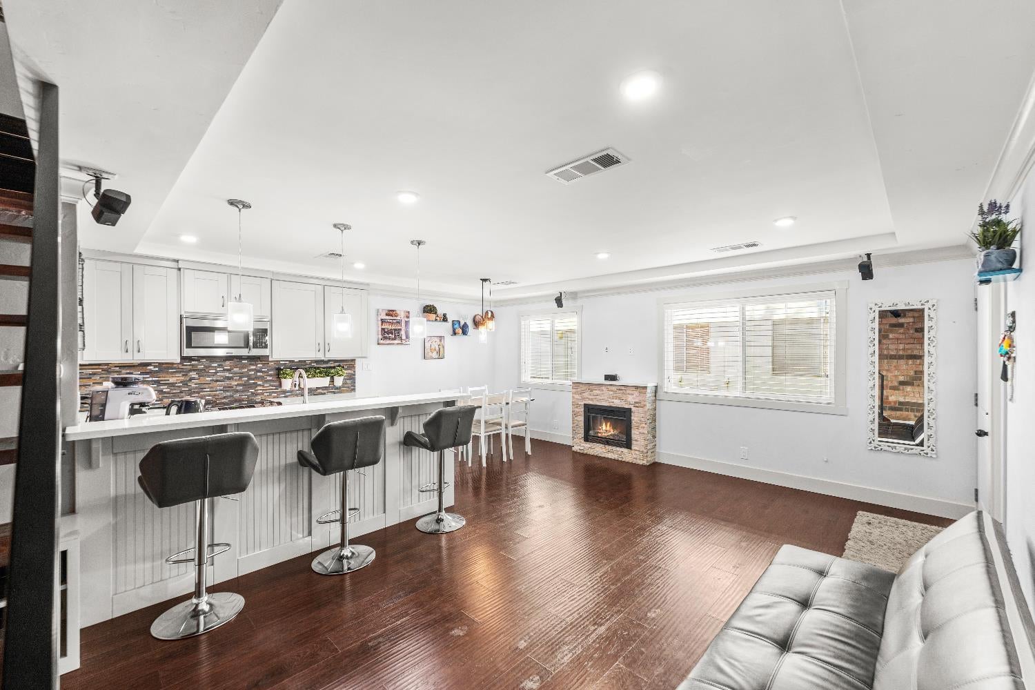 10835 Coloma Road 3