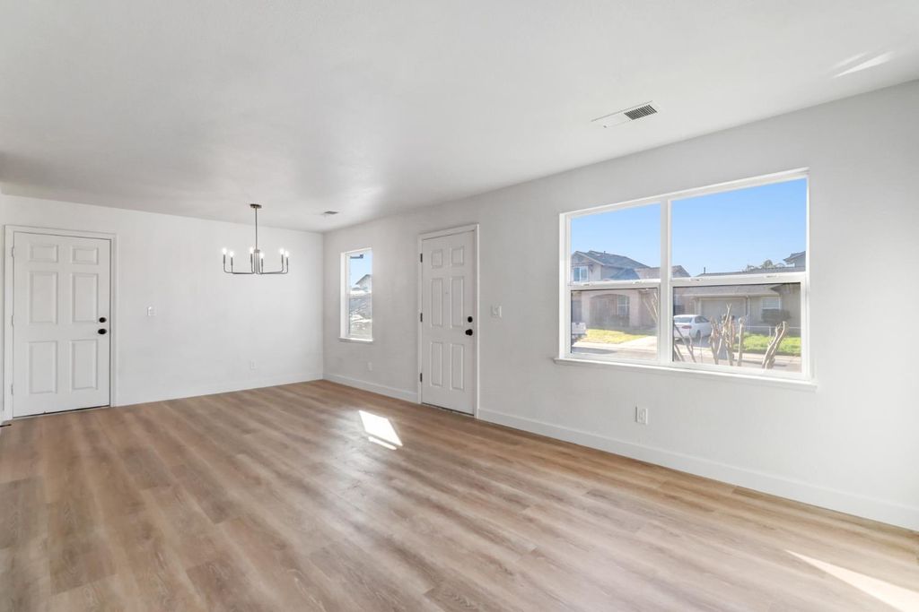 Photo of 4150 Vowell Street, Sacramento, CA 95838 (MLS # 226005578)