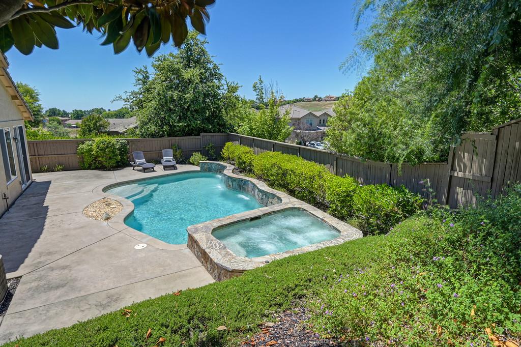 4538 Cartina Way