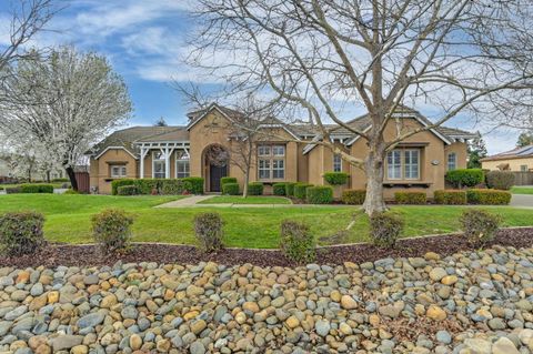 9266 Seabiscuit Lane Elk Grove CA 95624