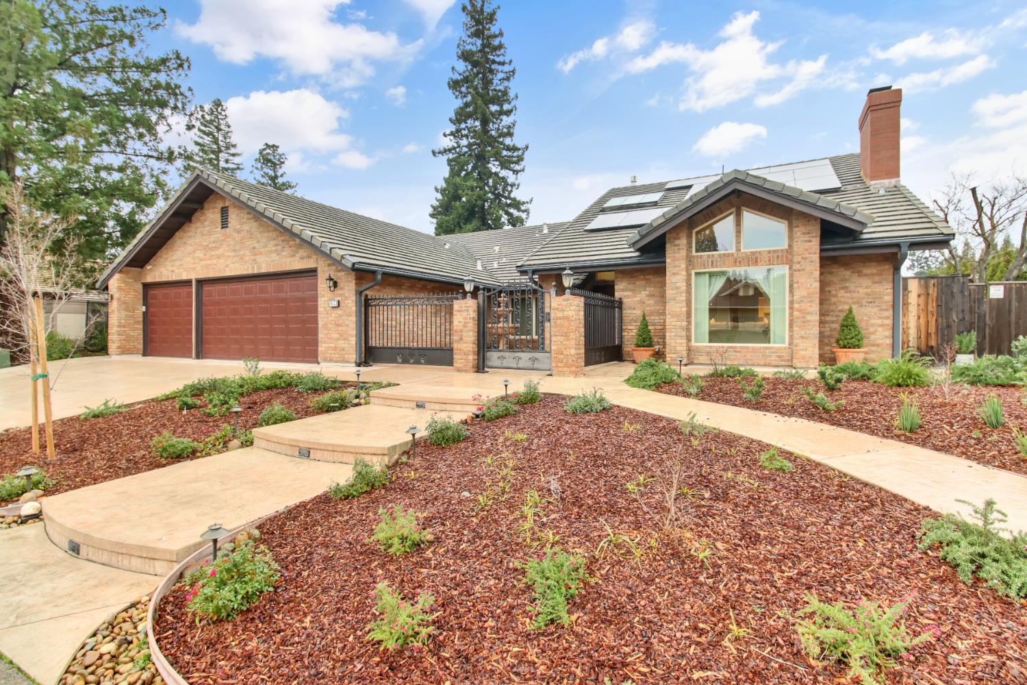 9153 Shady Hollow Way