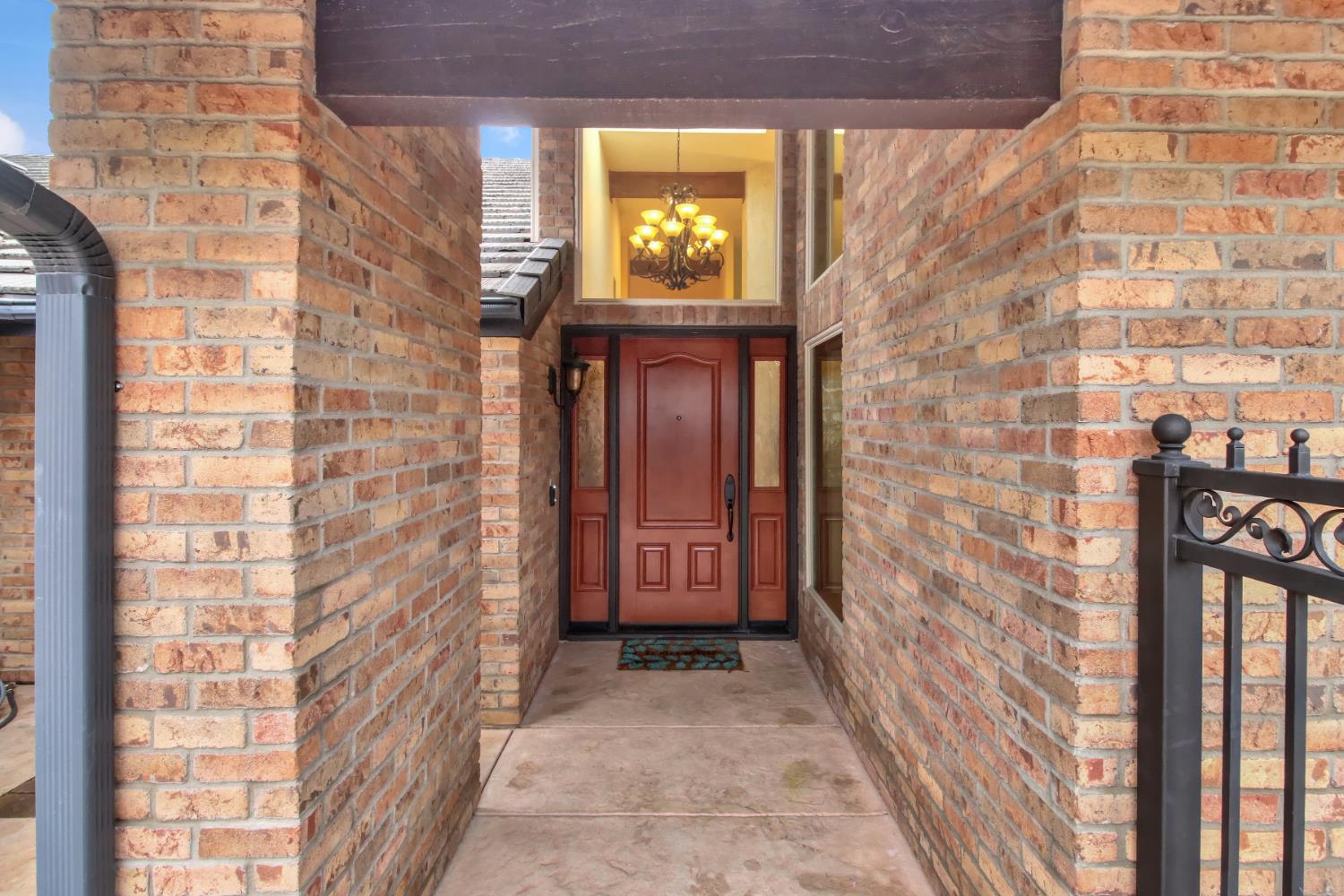 9153 Shady Hollow Way