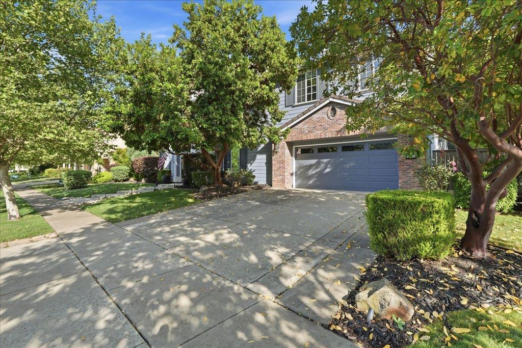 Photo of 4685 Farrier Way, Roseville, CA 95747 (MLS # 226043999)