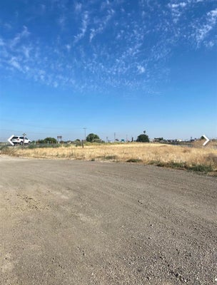 2206 N ST, FIREBAUGH, CA 93622 - Image 19e1135b8dd8f32c82ff8ef8e247d23e/3705106145