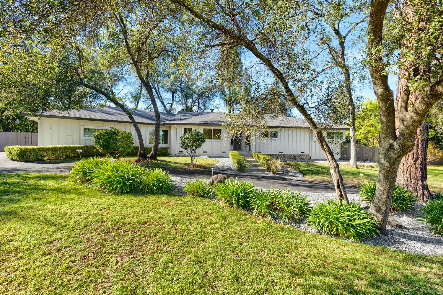 7032 West Lane