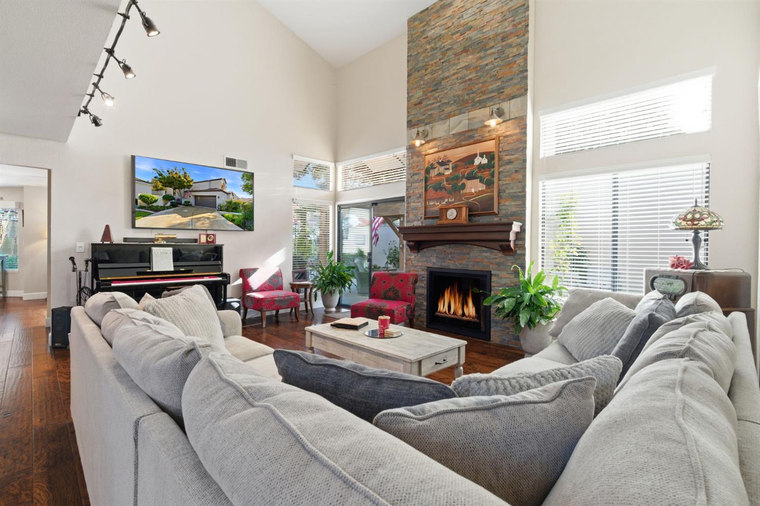 4324 Copper Cliff Lane