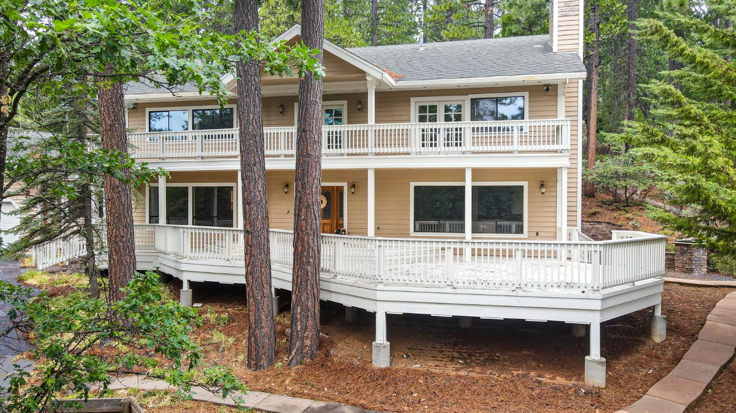 1870 Thunderbolt Trail